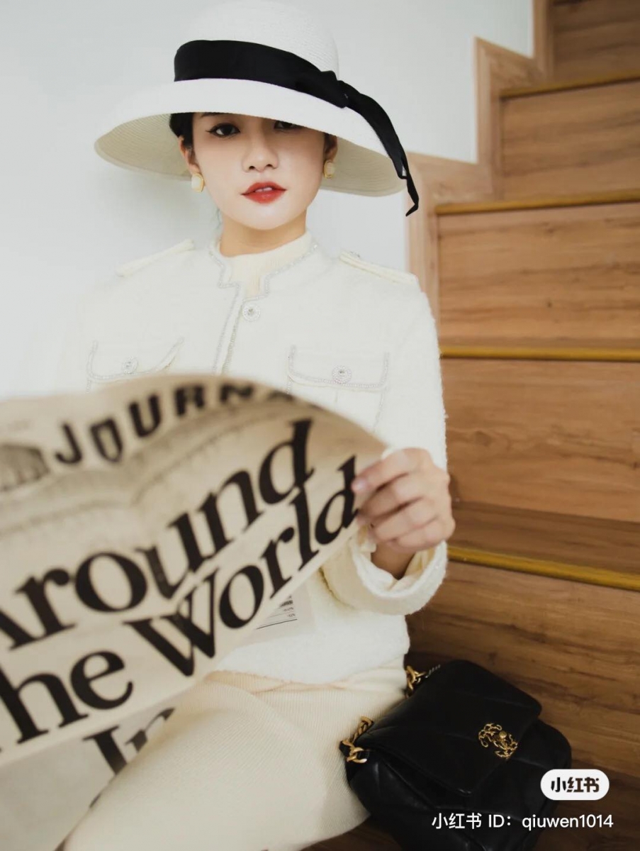 秋雯坦言自己的时间都被工作填满了,虽然说真的很热爱这份工作,可是却只能做跟钱有关的工作让她觉得挺无奈。