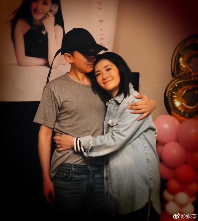 谢娜妈妈听到直夸张杰「这小孩懂事很好」。