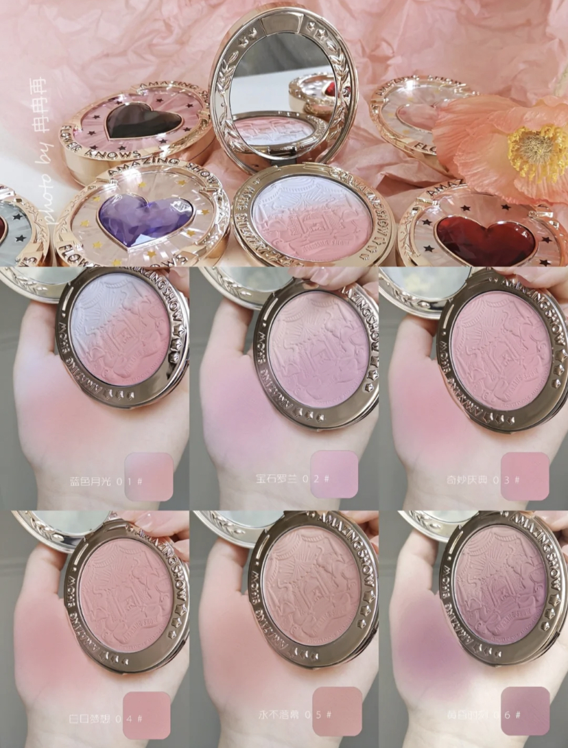 双色渐变腮红搭配高级浮雕设计，看起来就像是公主用的彩妆一样～