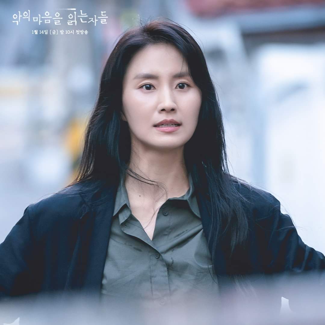 这部豆瓣评分超高目前获得 8.4 好评，故事节奏不拖泥带水，而且所有细节都是有伏笔，紧张又刺激，演员演技也在线