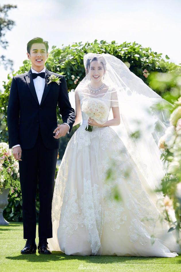 张若昀和唐艺昕向来都是娱乐圈的模范夫妻,婚后也迎来夫妻俩爱的结晶『小樱桃』