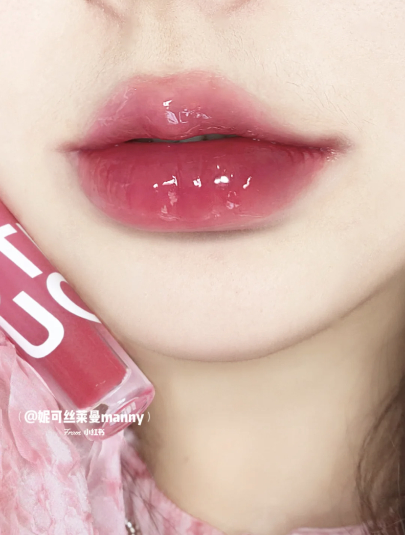 浪漫的淡粉色又带有一点纯欲感,饱和度高薄涂就非常显色哦~