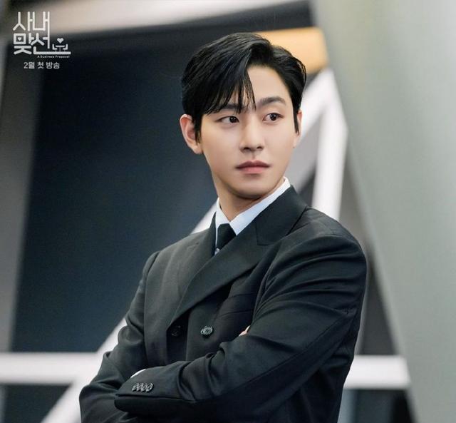 其中的主演「安孝燮」凭着始祖鸟形象等热搜,IG 涨粉至 5.8M