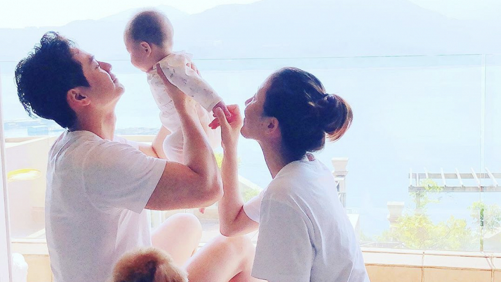 此外,罗子溢也曾大爆老婆还吃女儿的醋,所以他都会尽力提醒自己要「识做」