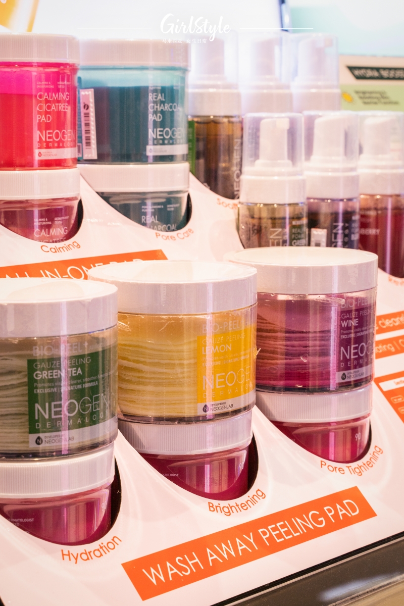 NEOGEN位于Watsons的柜台展示