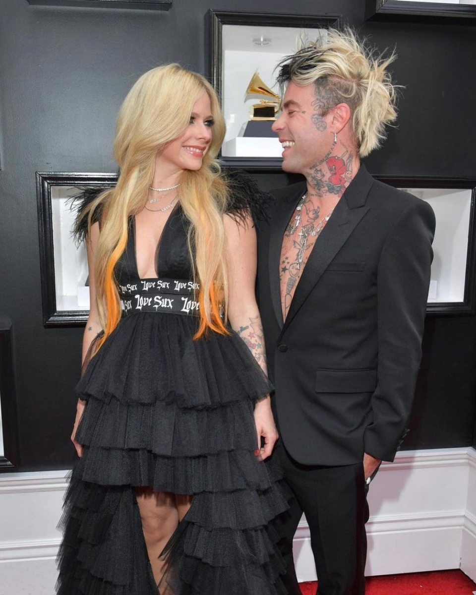 虽然爱情之路坎坷,但幸好现在也再次收获幸福~