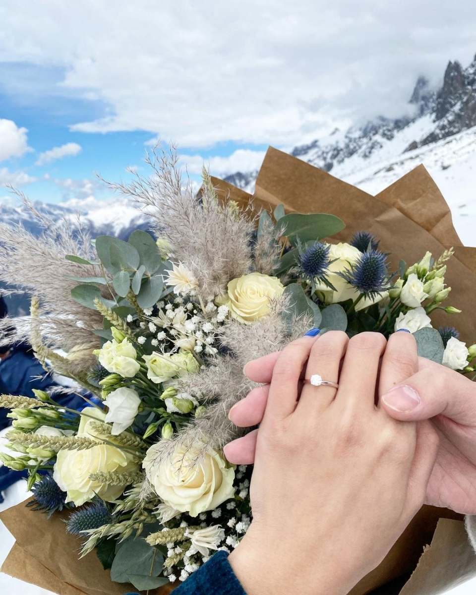 两人经历5年的爱情长跑,即将步入婚礼的殿堂,证明真爱可以战胜一切挑战