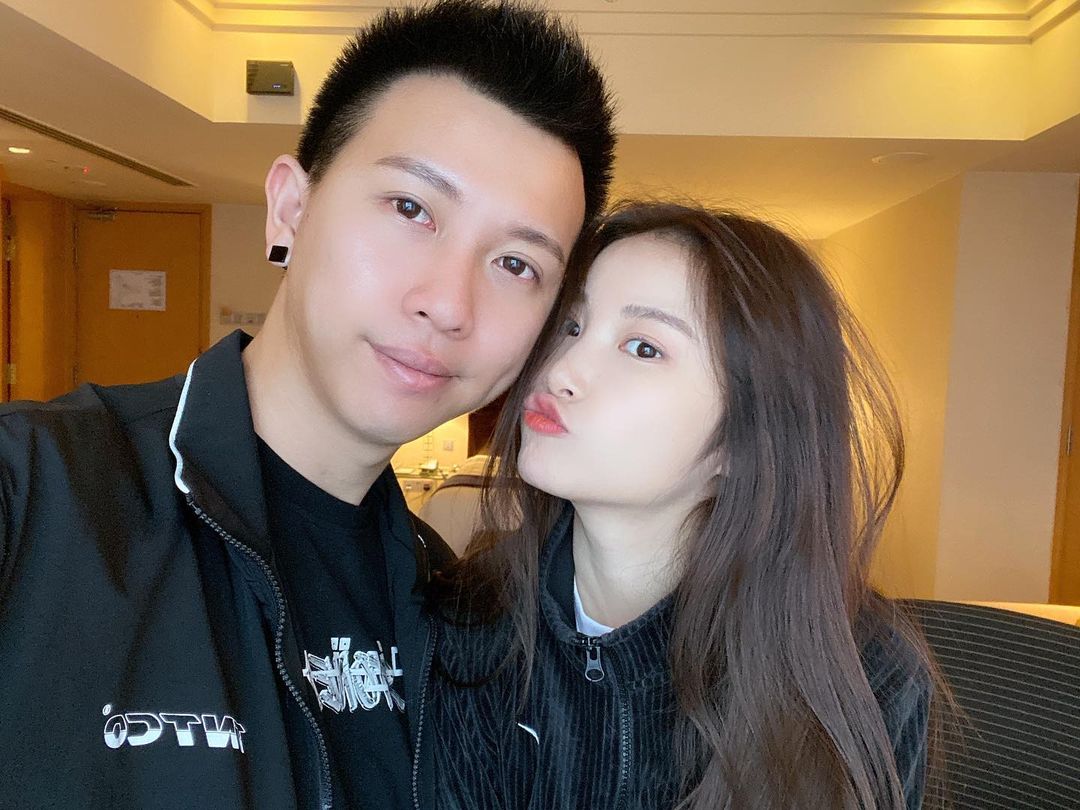 「但是你换头一想你是为了结婚而结婚吗,如果她都不想娶你,你嫁给她会幸福吗?我觉得顺其自然吧,不要太恨嫁。」