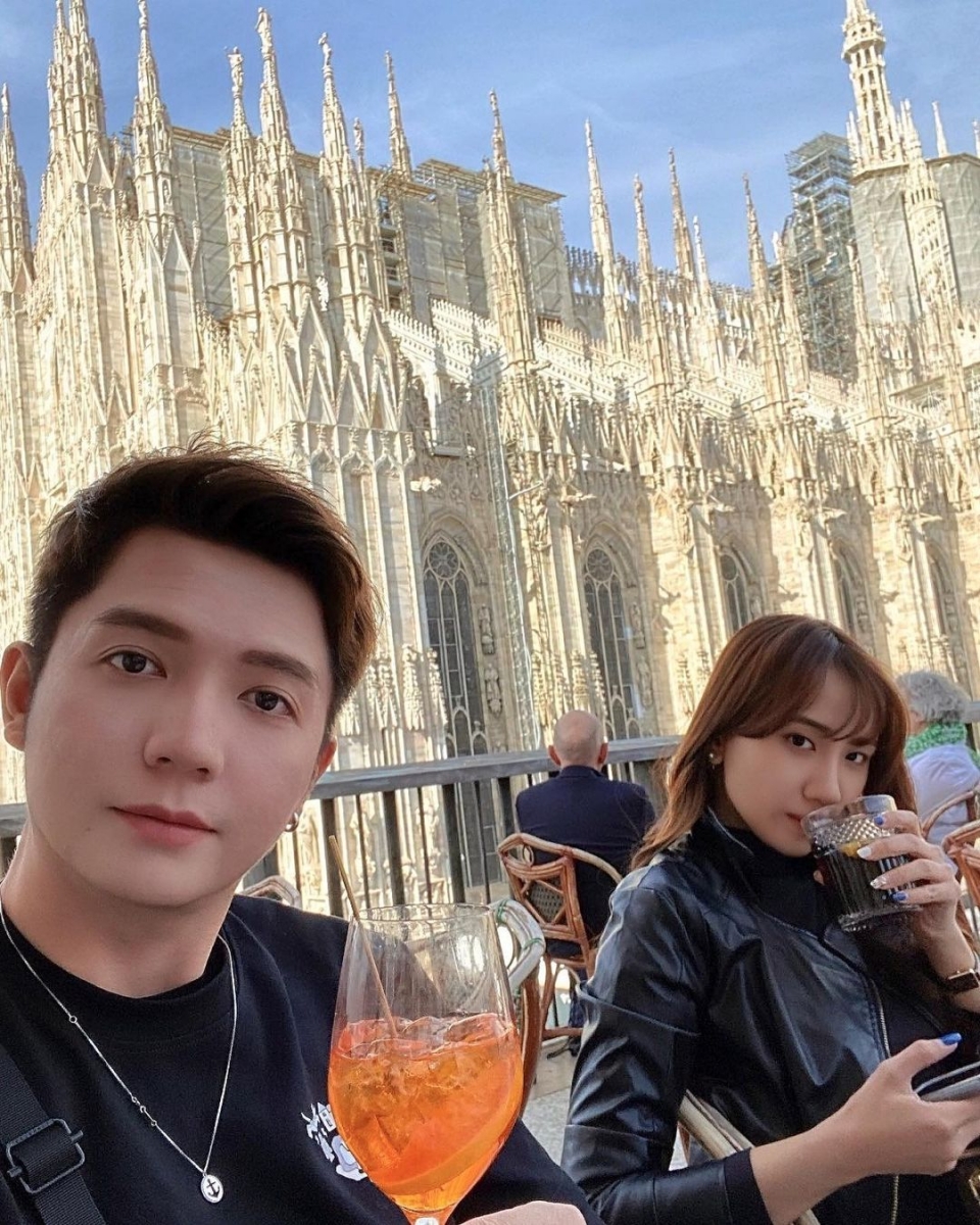 躲在被窝里偷偷留下眼泪