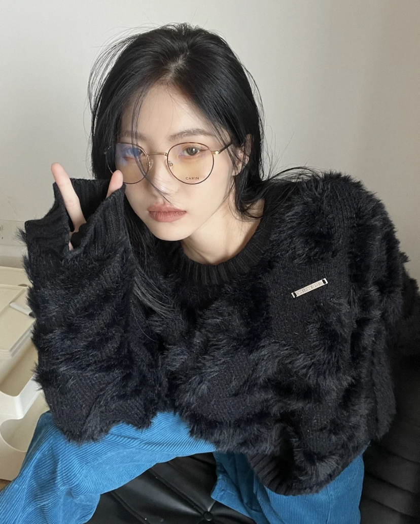 圆框眼镜比较适合脸小和瓜子脸的集美们，帮助修饰脸型提升颜值！