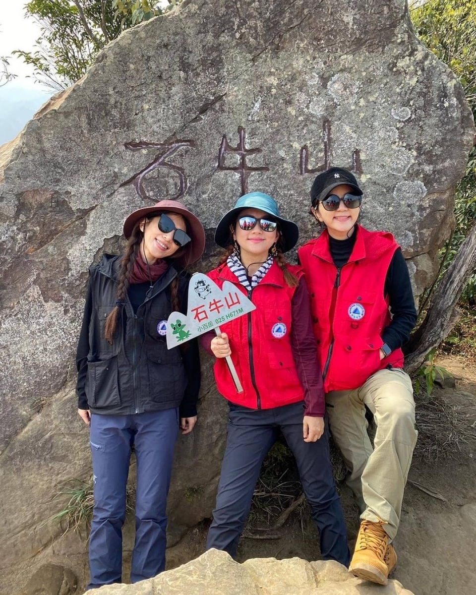 网友看完整个过程,也是笑出眼泪「没想到女神最大的技能是比吃鸡腿」