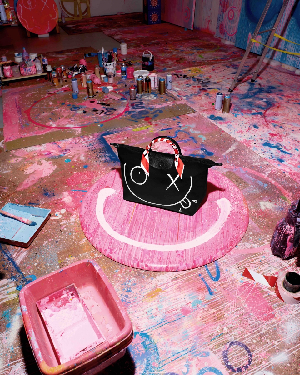 大号旅行包，出门旅游拿在手里为旅途增添活力氛围