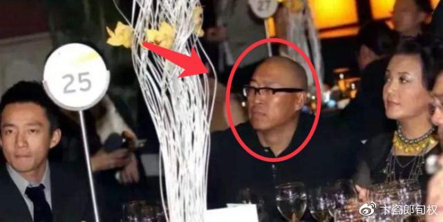 在网上甚至还有传闻表示再婚的丈夫样子和大S老公具俊晔长得很像。