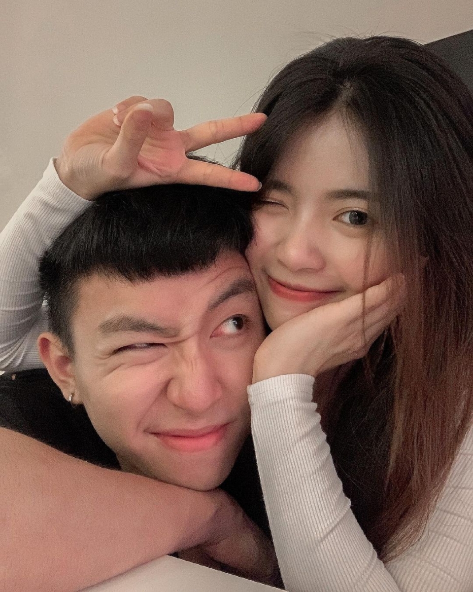 不管如何还是坐等俩人官宣的好喜讯