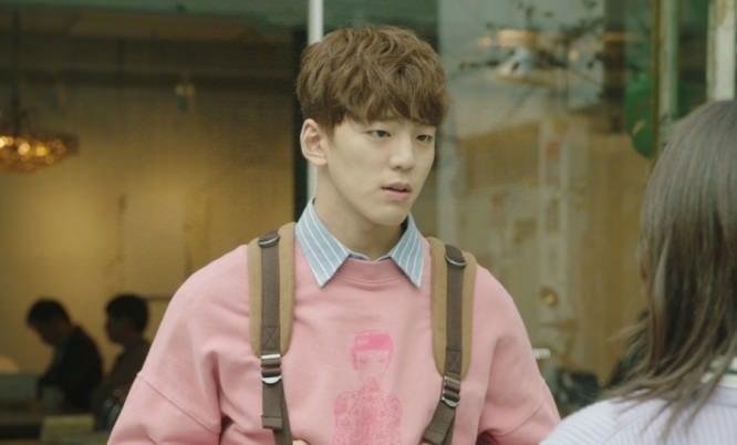 金旻奎在这部剧使用咖啡店老板的儿子,在剧中出现的次数并不多,但是他以灿烂的笑容和酒窝,让不少人记得这个角色!