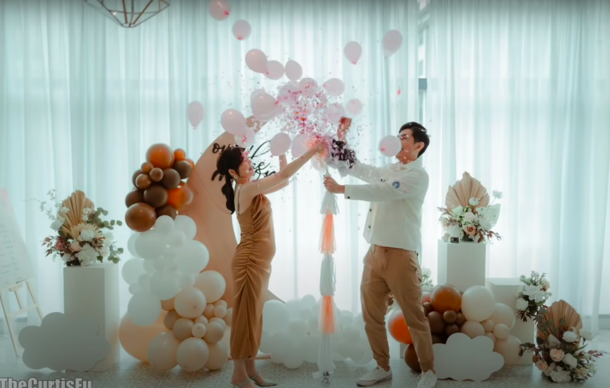 经过吃蛋糕、戳破气球等环节后最终确定是“满满的粉色元素”～