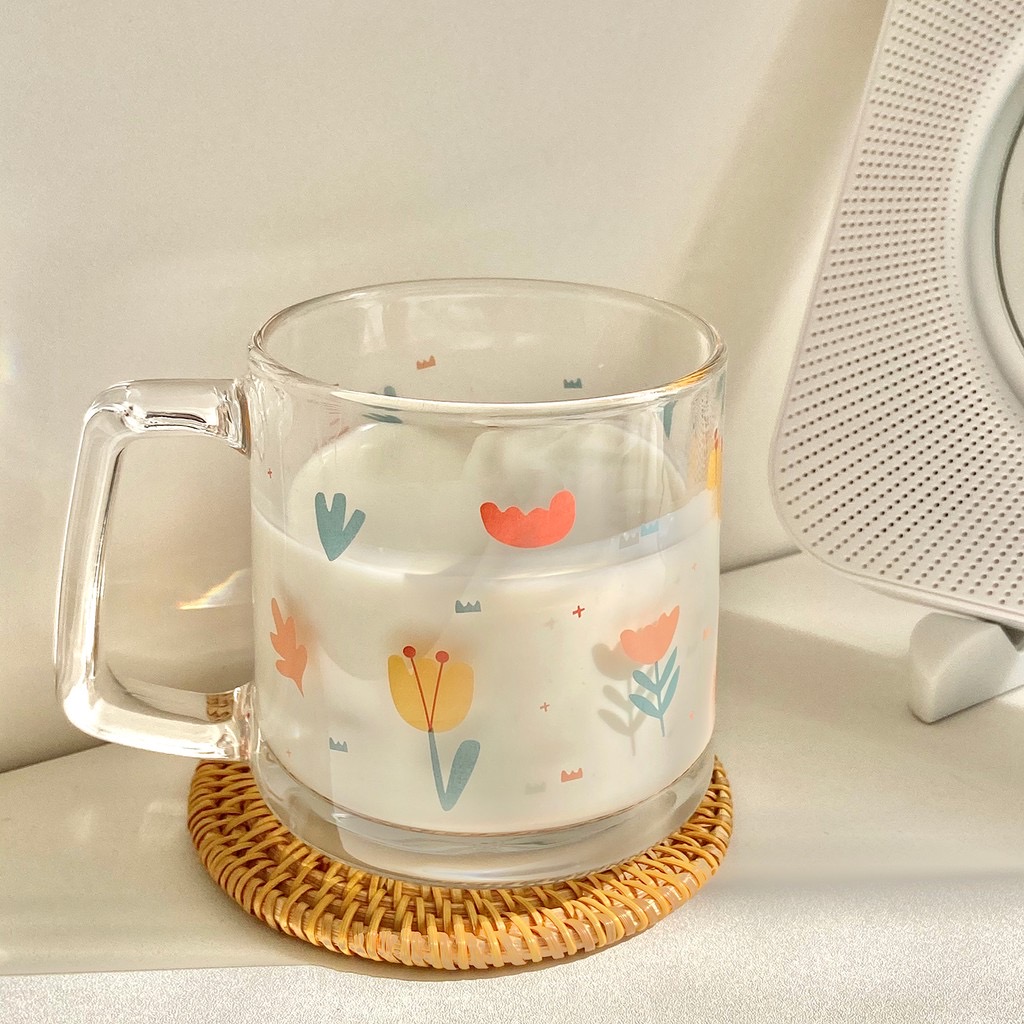 手绘郁金香设计真的很温柔好看,用它来喝水瞬间变得更有仪式感!