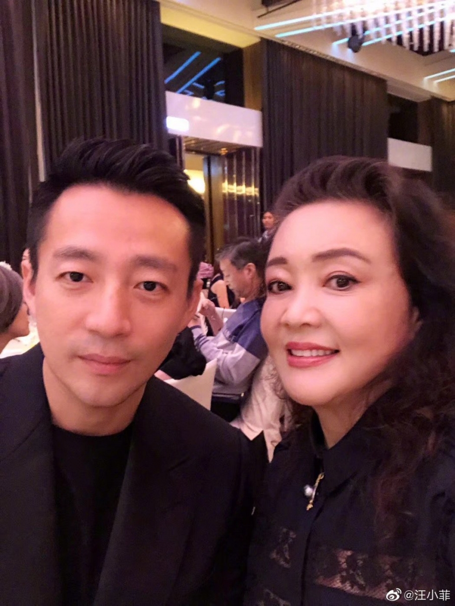 最近,张兰再次“语出惊人”在直播间大爆料,称自己已经和汪小菲的爸爸复合了!