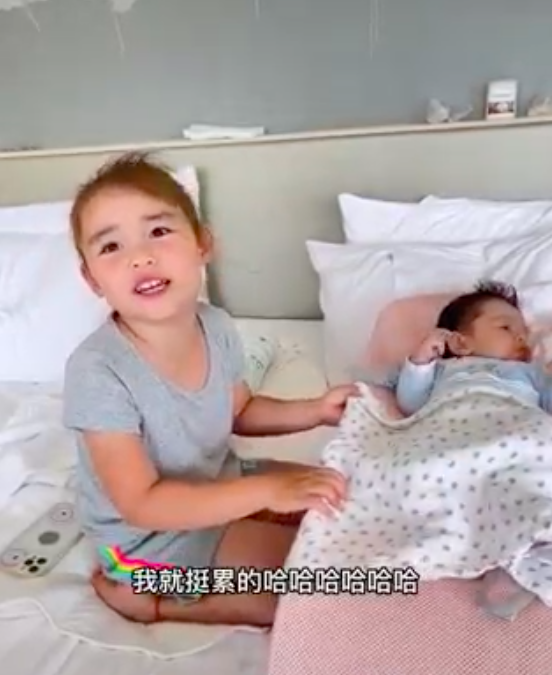 弟弟就只会陪我运动什么的~我还挺累的