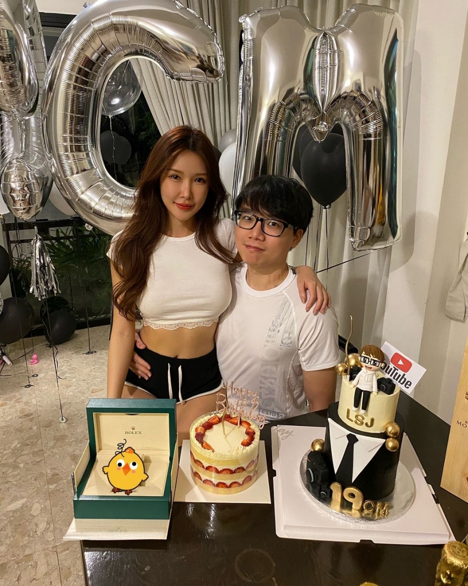 但却有网友对于两人这种暧昧不清关系感到“不满”