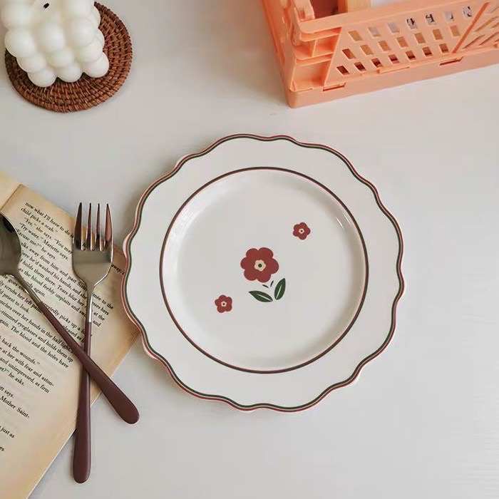 喜欢比较韩系风设计的朋友们,可以选择入手这款小碟子,淡色系的小花设计也非常温柔哦!