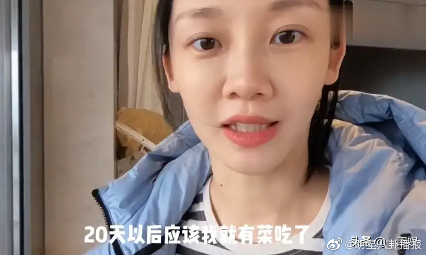 虽然是素颜出镜，但皮肤状态看起来相当好！