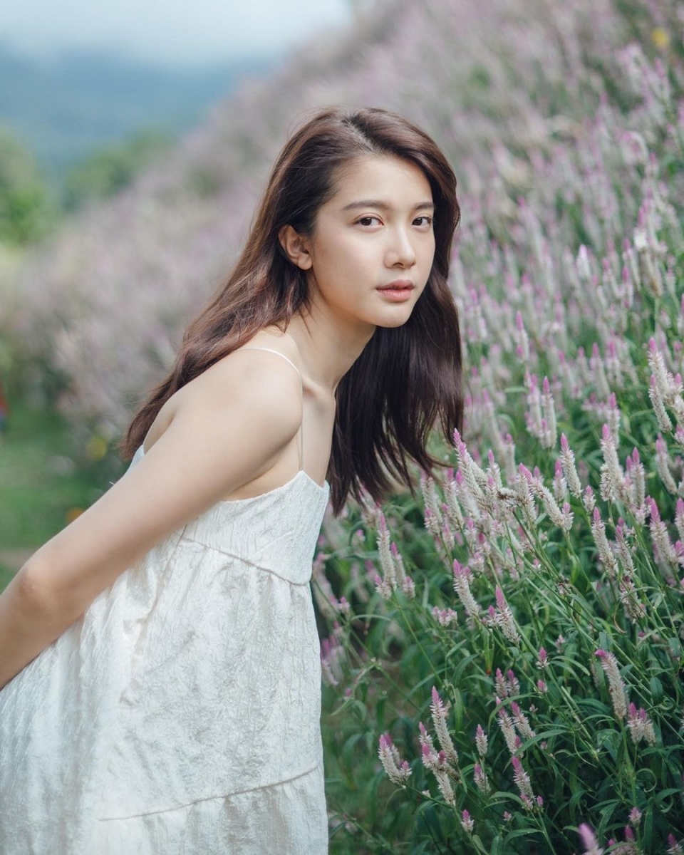 曾和林峰、王浩信视帝同框演戏,代表作包括《使徒行者 3》、《反甲路人甲》