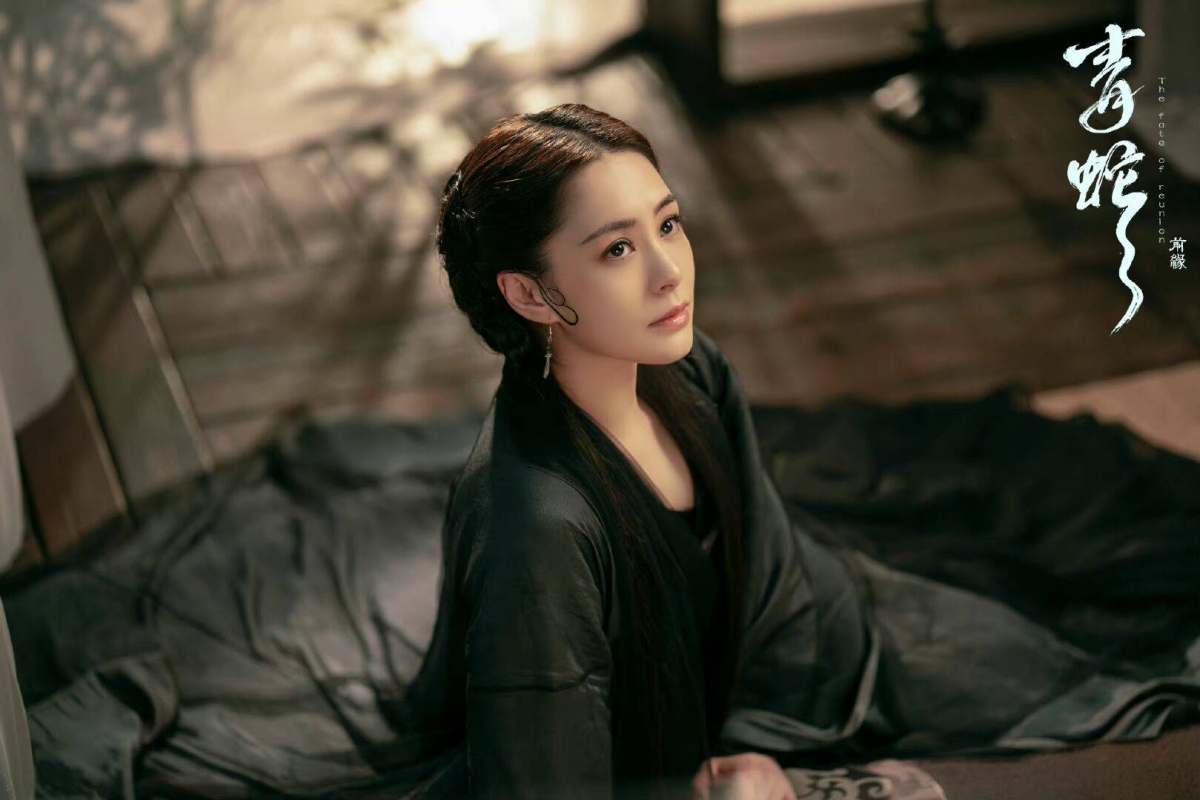 在之前的《青蛇:前缘》电影中,阿娇饰演的“小青”备受观众认可,还大赞她是“纯欲天花板”级别。