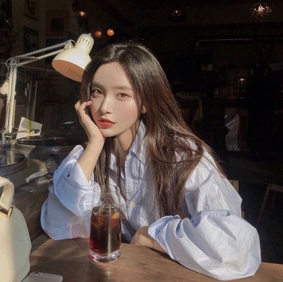 但长大后反而更喜欢享受一个人的时光,变得喜欢安静,全身心投入做自己喜欢的事。