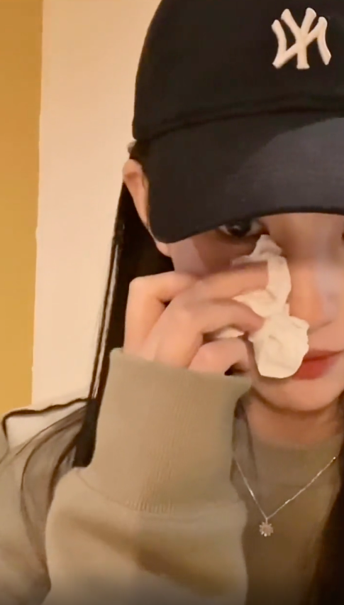 这时的女儿,人也越来越开朗,逐渐走出了抑郁症的阴霾。