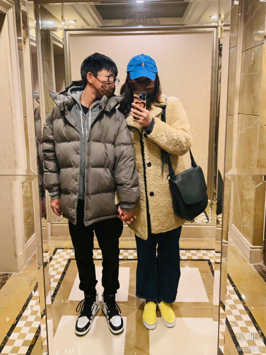 离婚后,白百何也没有错过儿子的成长,努力当个好妈妈。