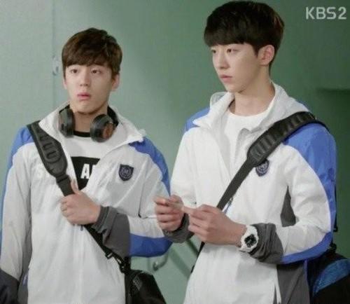 这也是金旻奎的出道的首部作品,他在剧中完全没有名字的小角色。