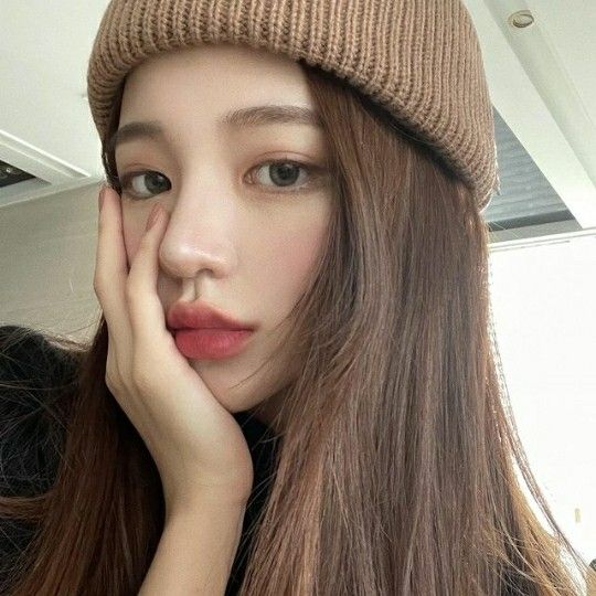 最近,一名女孩则因为频繁挖鼻孔,带着致颅内感染的消息,迅速登上热搜。(示意图)