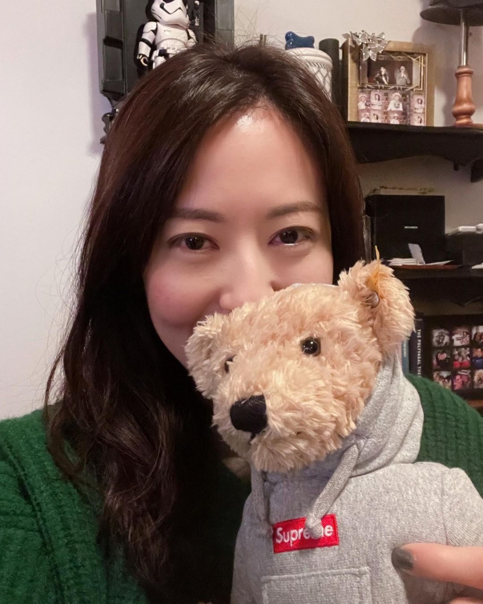 唐诗咏也不忘提醒女生们，即使在感情中有第三者出现，都要好好生活。