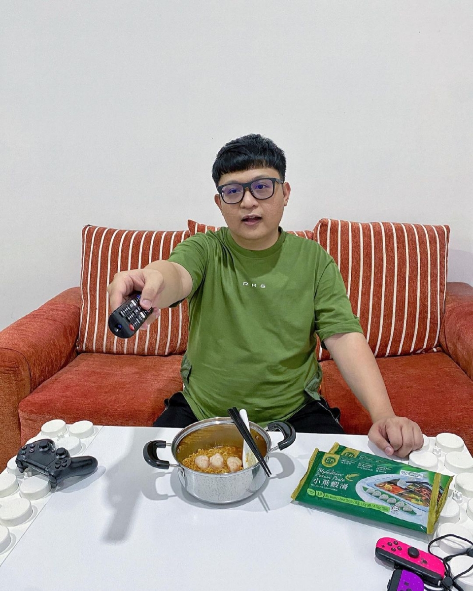 不曾想评论区底下,竟然有网友忽然发文斥责他。