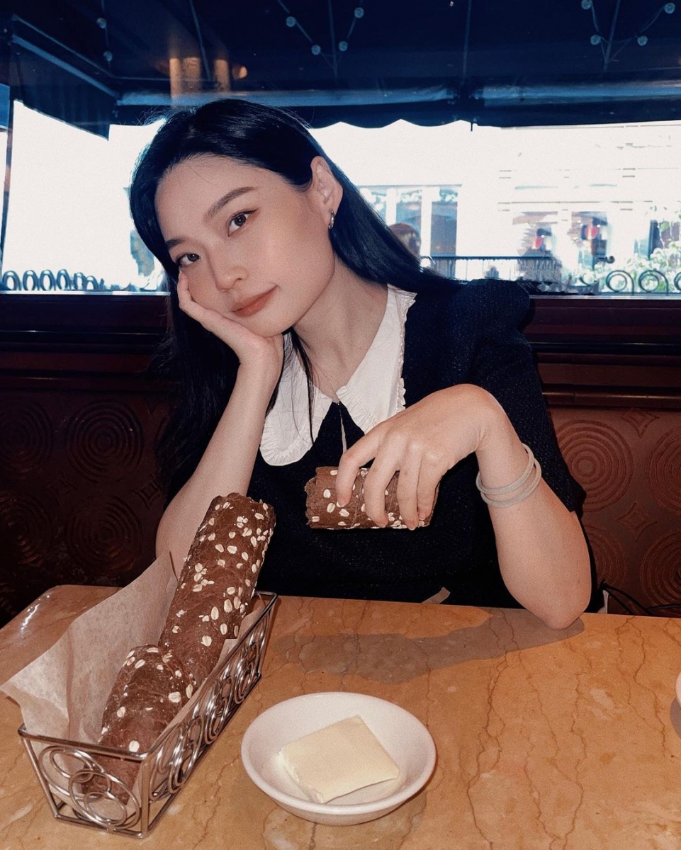 总觉得 J-Mie 没想之前一样开朗?笑容也逐渐减少了?