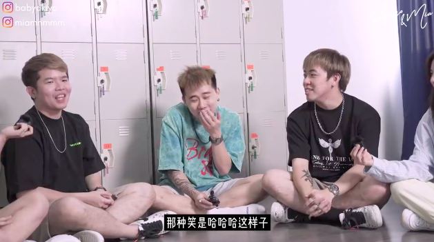 仍处在单身的 Kevin 也难逃魔掌