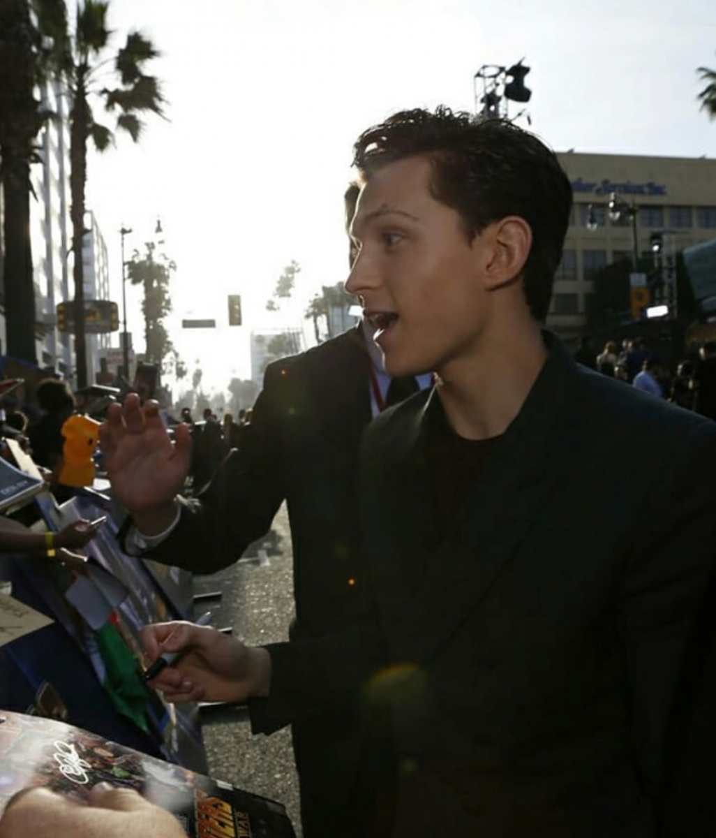 为了保护粉丝，还曾当场发飙怒怼黄牛！