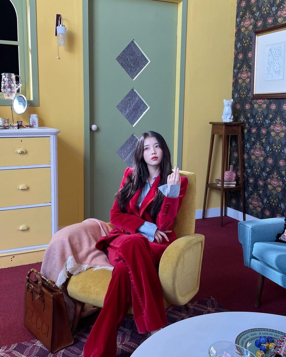 人生看似一帆风顺的她,其实从小就吃了许多苦头。