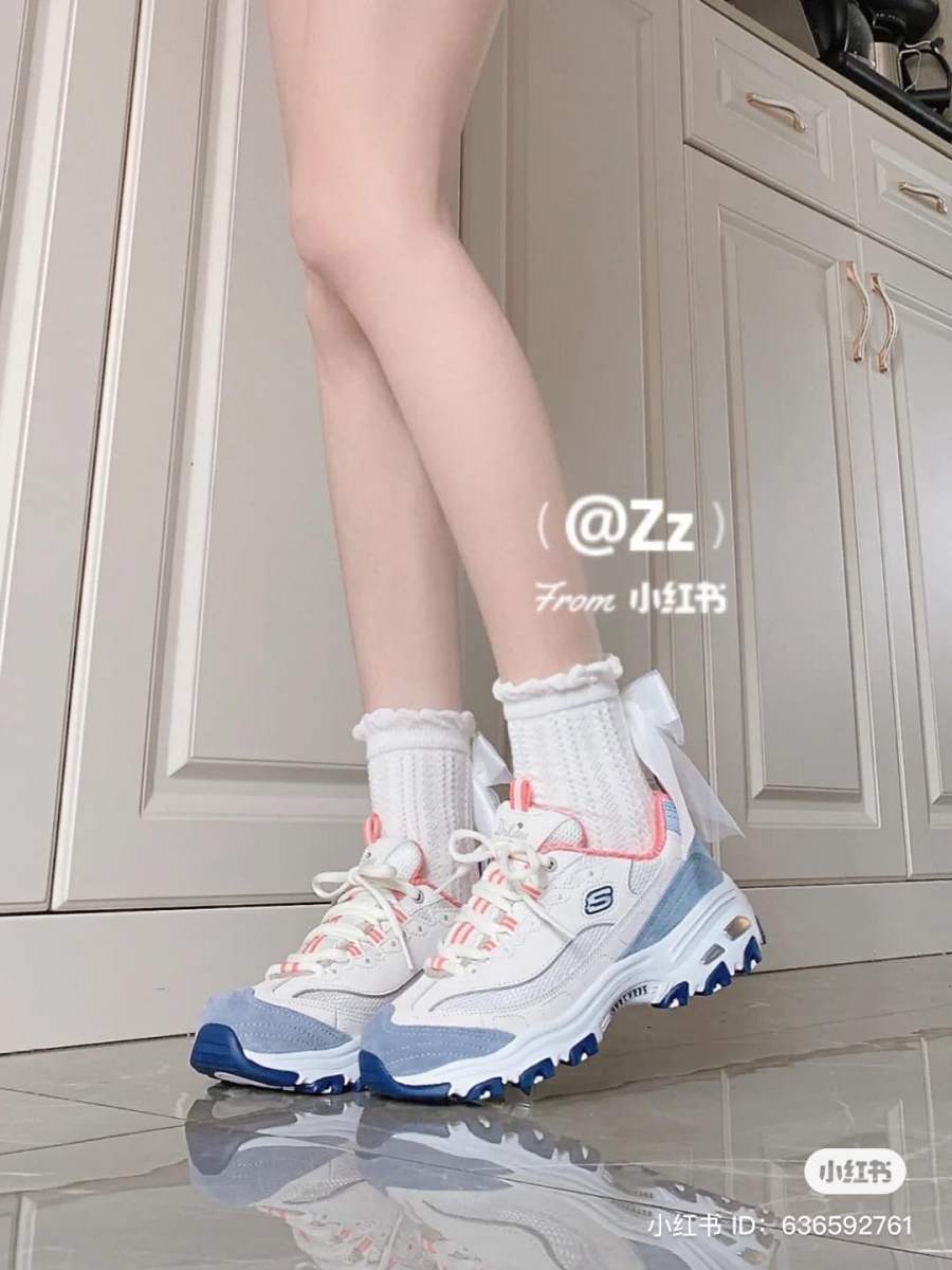 最新「蓝莓甜酒」老爹鞋肯定是每个女孩梦寐以求的潮流单品