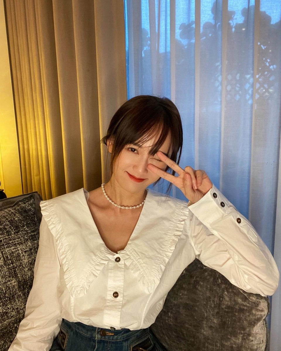 她称自己确实推了很多工作上的邀约,但很感谢尽管不理解,但仍然一直陪伴她的粉丝。