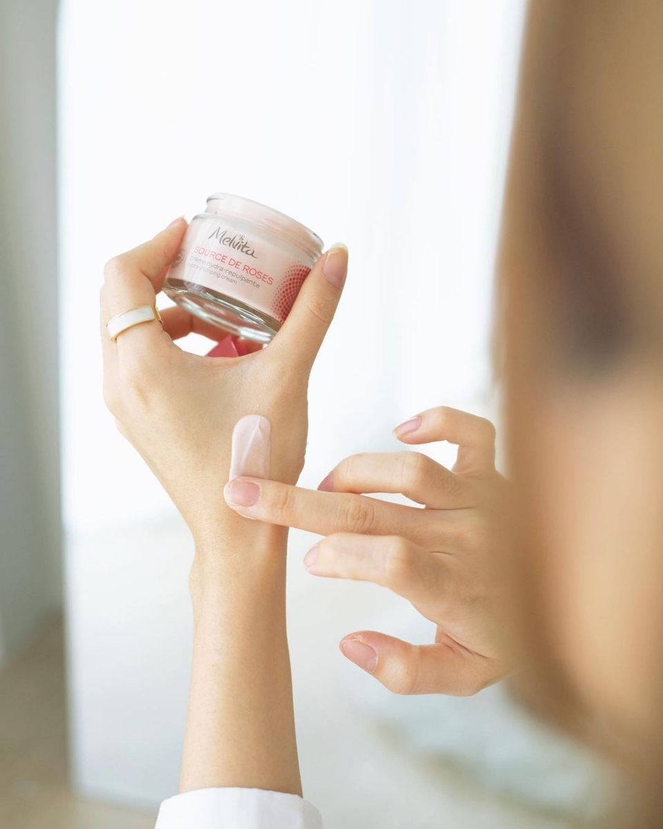 让你一觉醒来即可收获如玫瑰花瓣一样的娇嫩光泽年轻肌