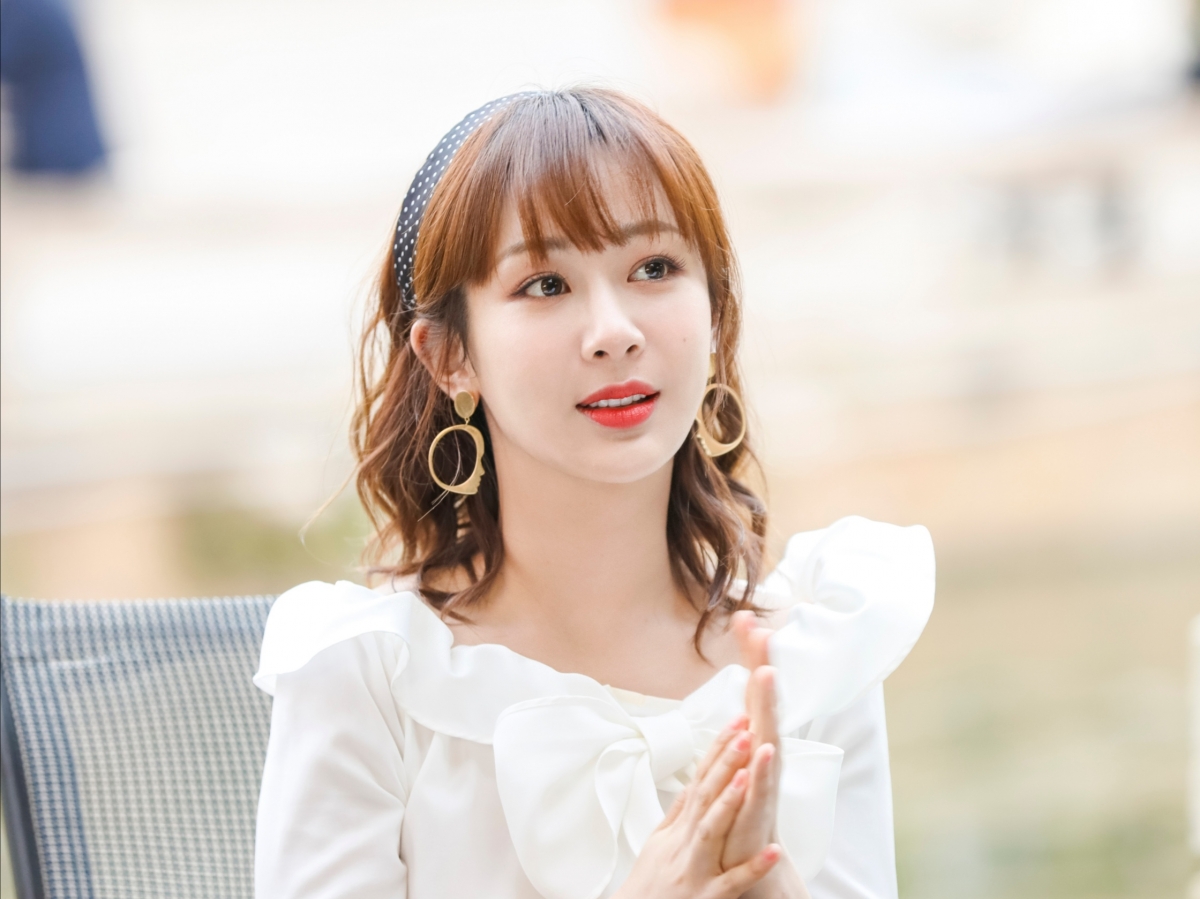 但没想到,秦俊杰这则“澄清声明”却意外遭网友怒骂,认为他是在借机消费前女友找狗仔来曝光这新闻。