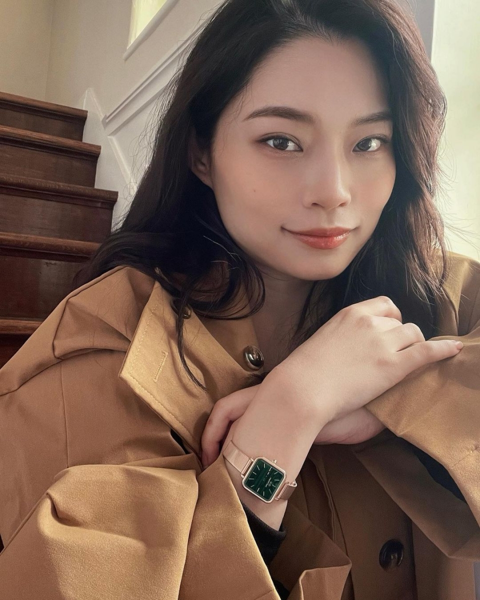 酸民表示「怎么感觉滤镜在你身上好重要...差距好大啊」