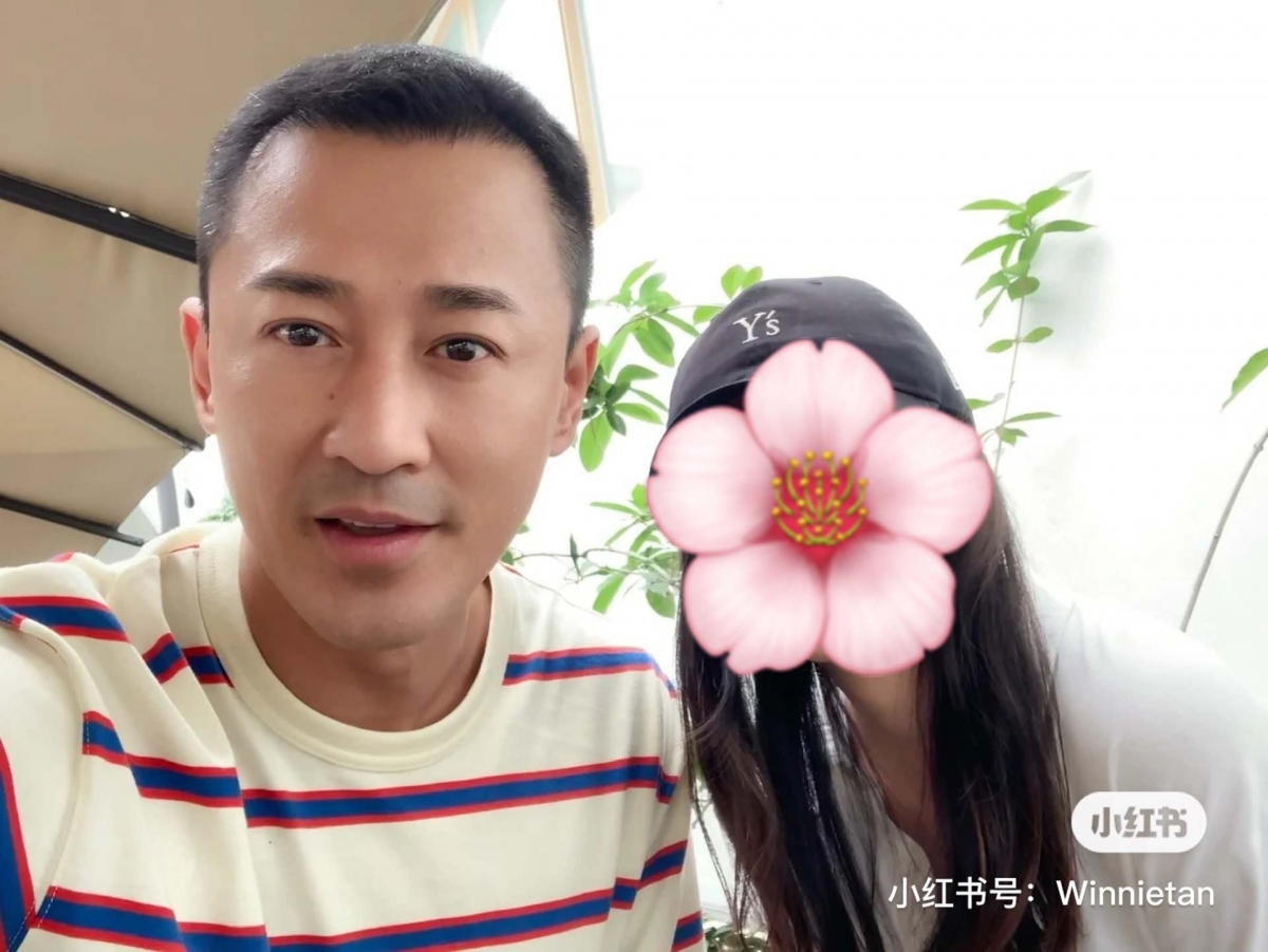 林峰的忠实粉丝上传和偶像的合照再次牵涉到张馨月莫名其妙被网骂