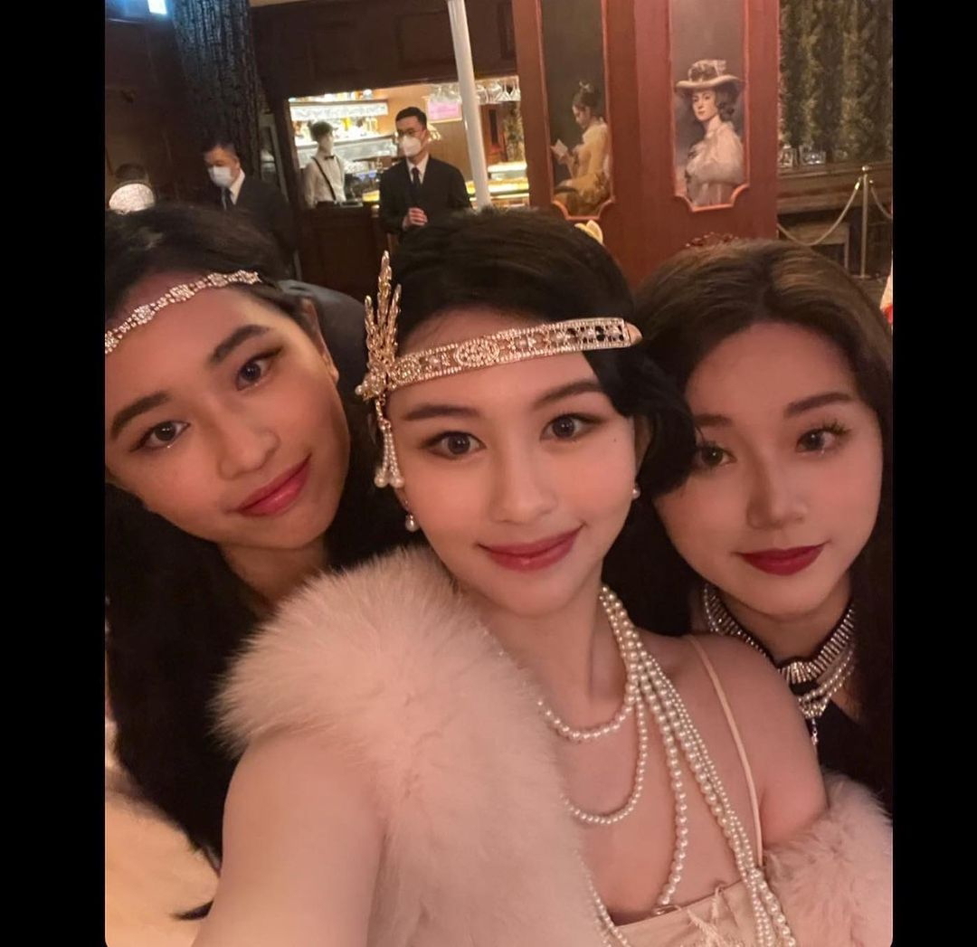 但是看沈嘉伟有多爱他的女儿就知道,他并非是个重男轻女的人。