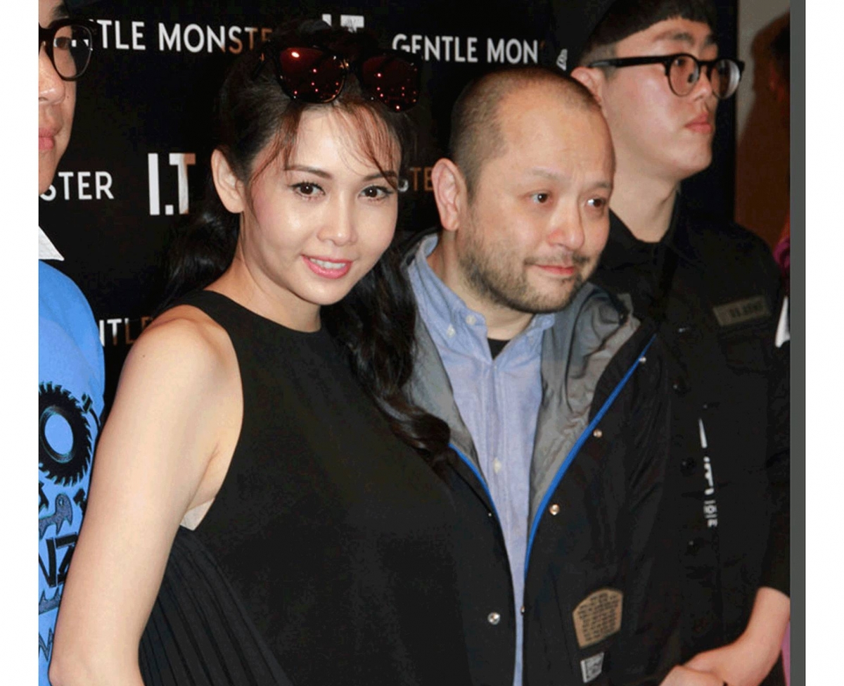 邱淑贞也被媒体称为“香港首席旺夫女星”。