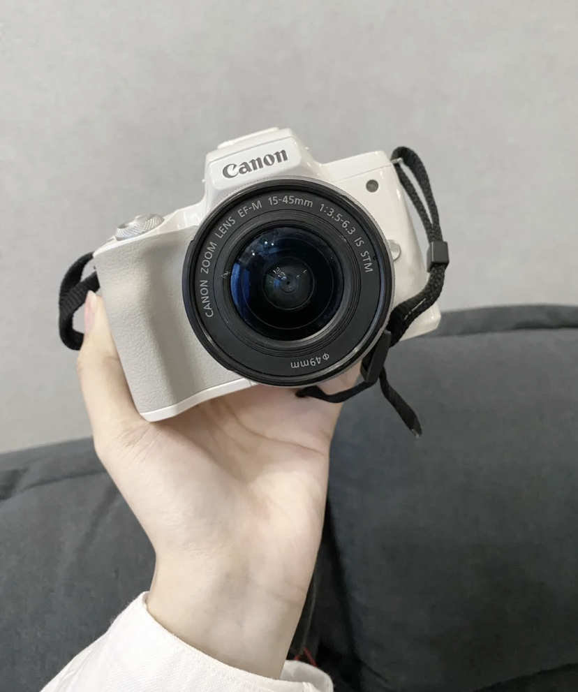 适合新手的的一款高颜值单反相机,因为操作非常简单基本一键就能get美照!