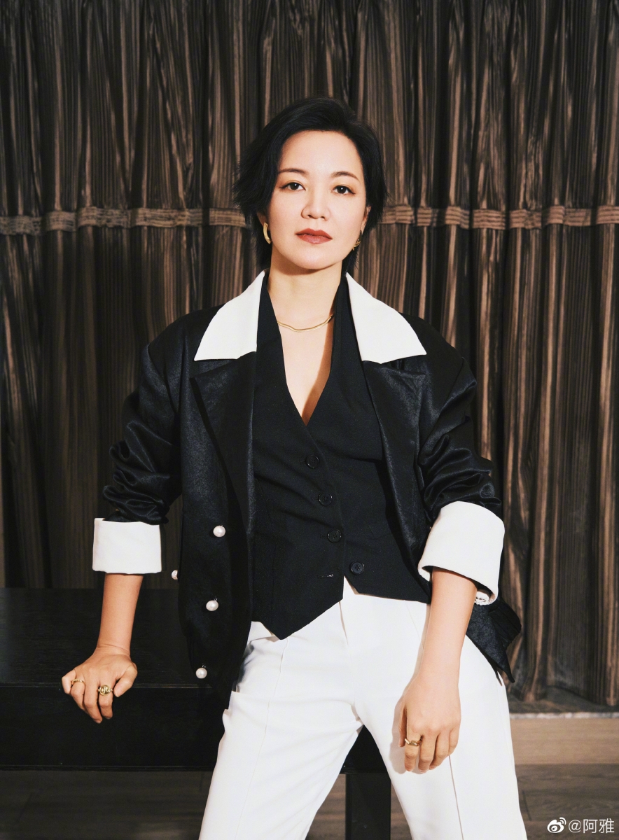 其中阿雅也透过这个节目，再次让观众对她有了一个新的认识～