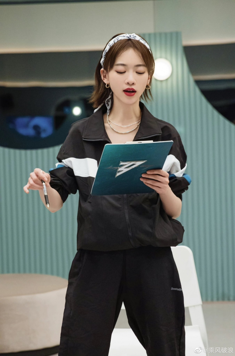 「希望音乐响起时将大家带到2018年,也希望大家能看到这四年间我的成长。」